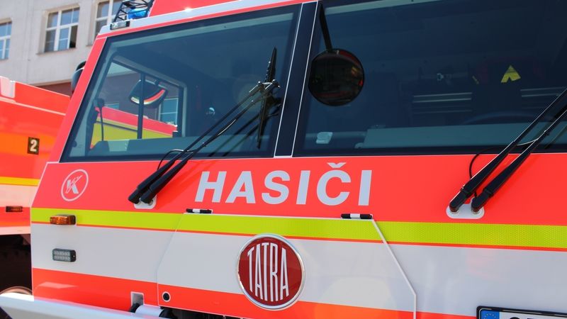 V Kostelci nad Orlicí shořela dílna a rodinný dům, škoda pět milionů
